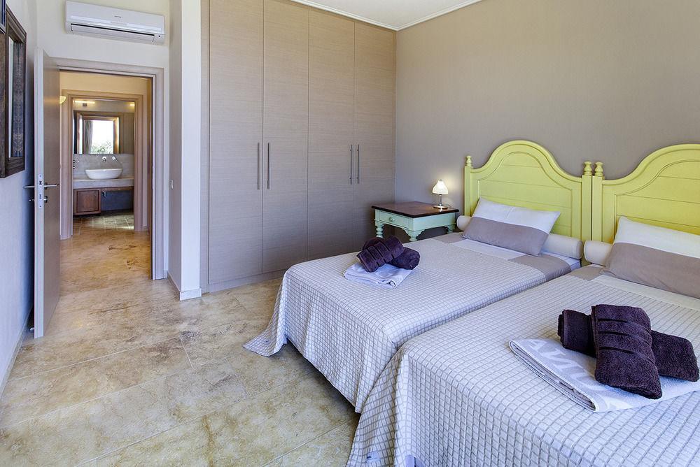 Olivia'S Villas Of Luxury Kalivia  ภายนอก รูปภาพ